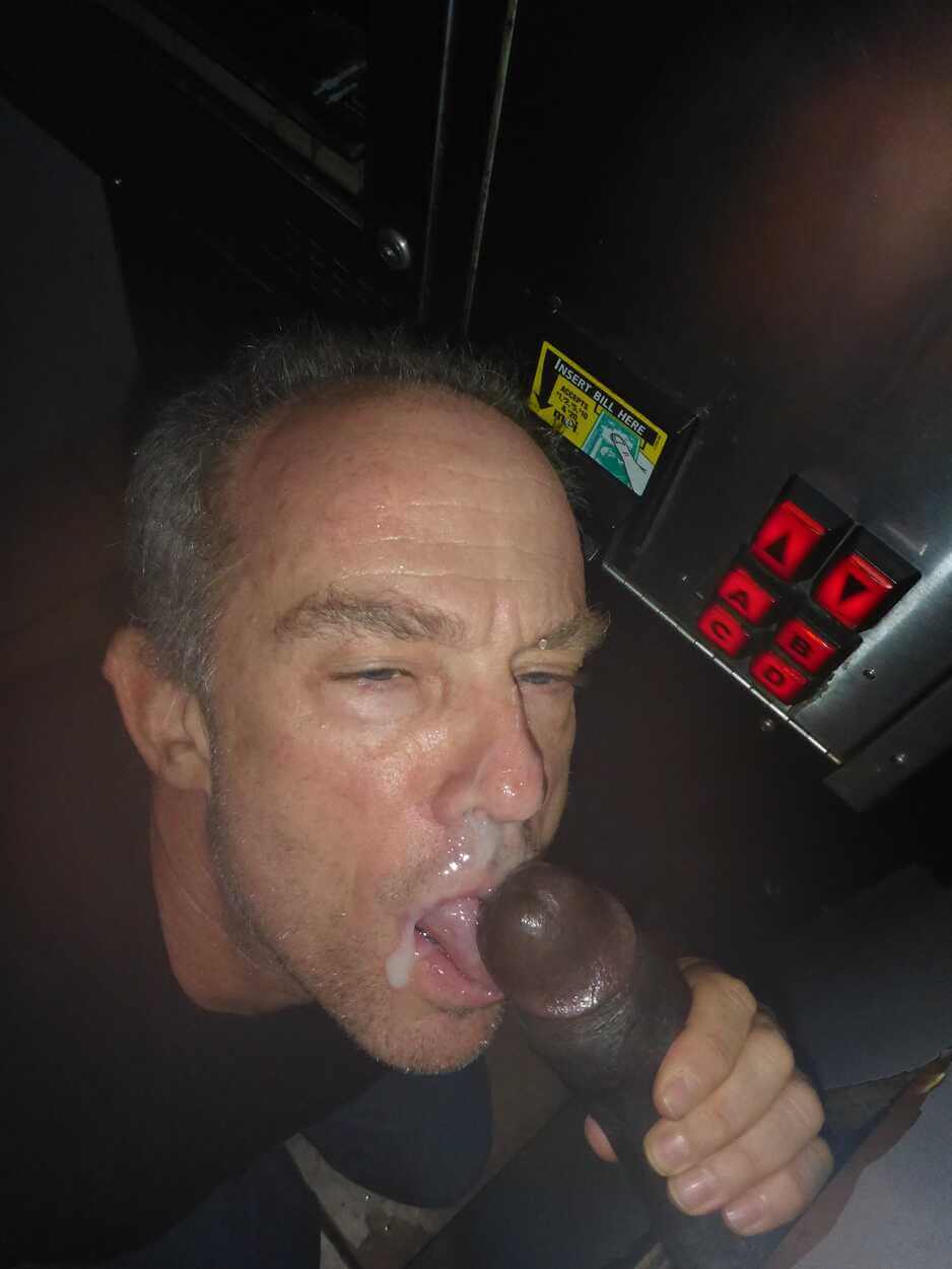 gay at gloryhole sucks bbc